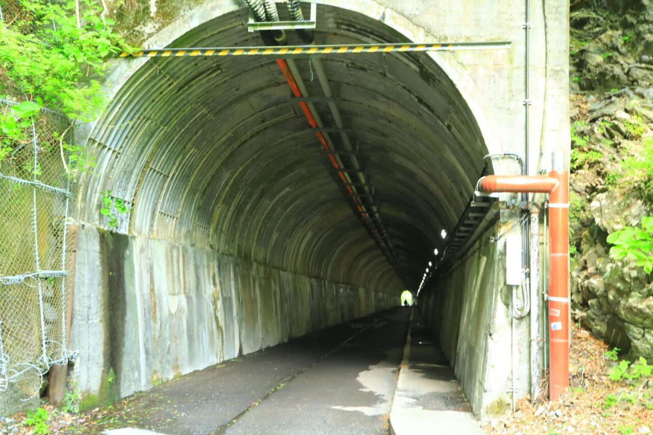 寸又峡天子のトンネル